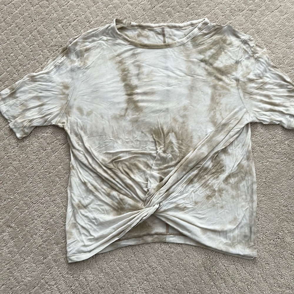 Lululemon top